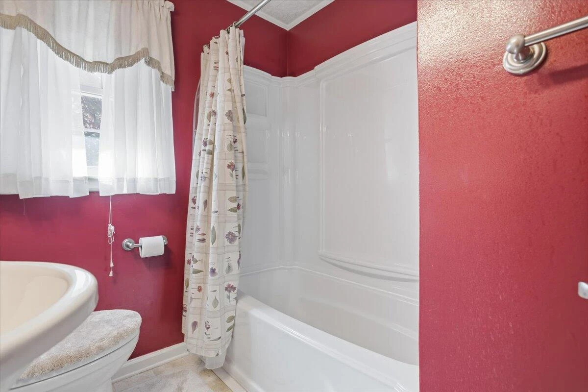 135 Christian AVE NE - Photo 19