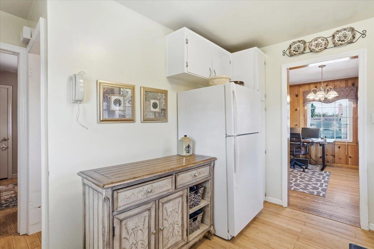 135 Christian AVE NE - Photo 20