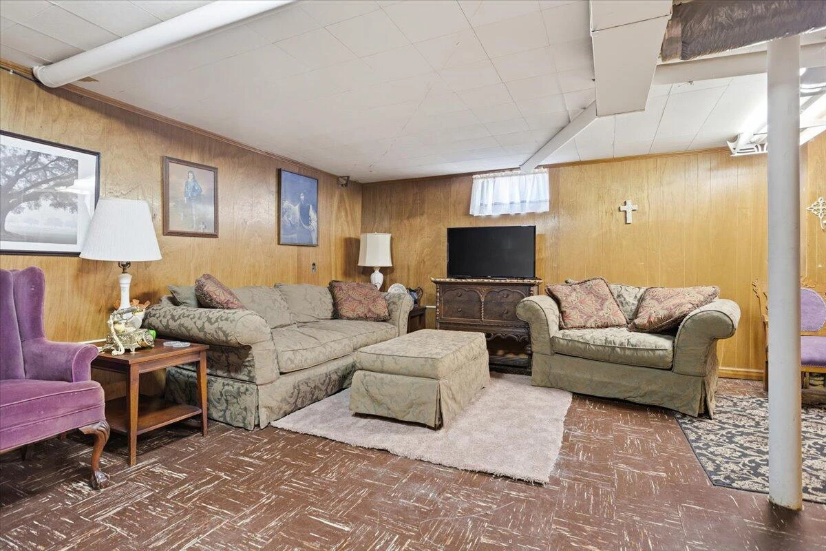 135 Christian AVE NE - Photo 21
