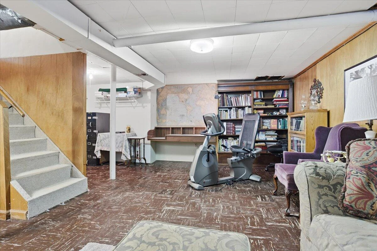 135 Christian AVE NE - Photo 23