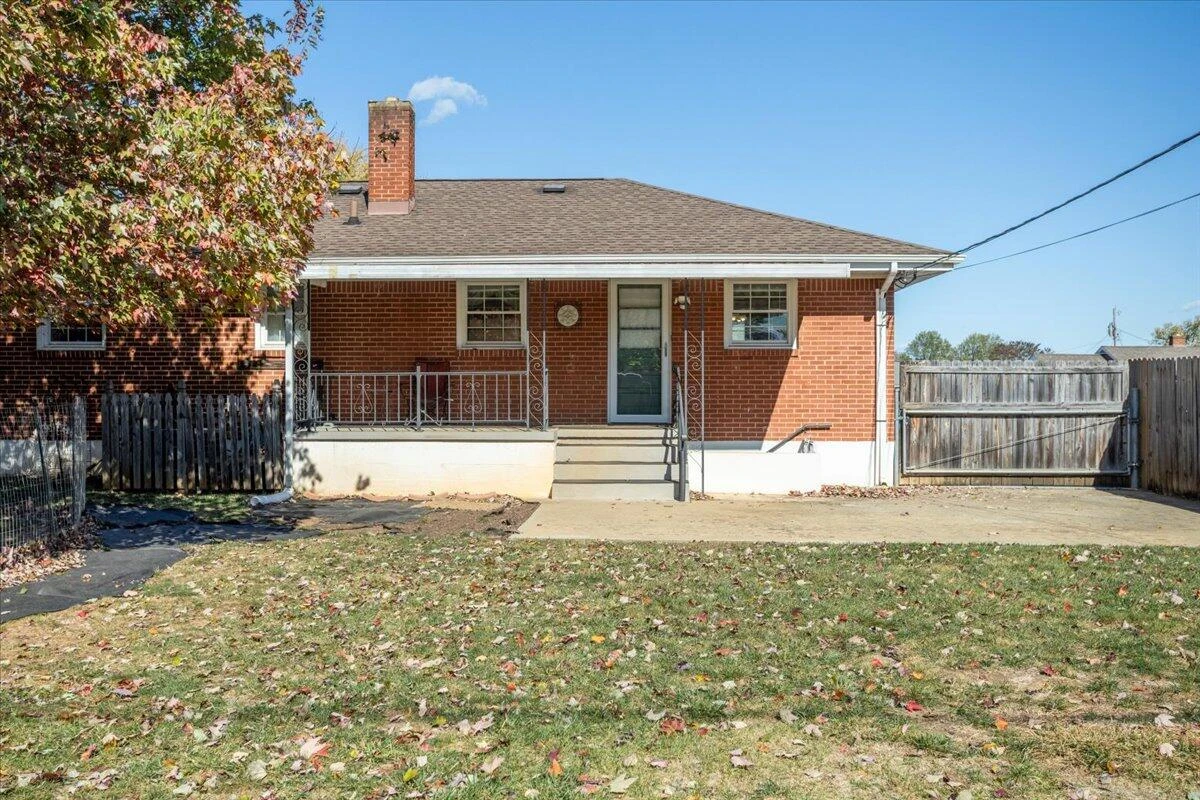 135 Christian AVE NE - Photo 28
