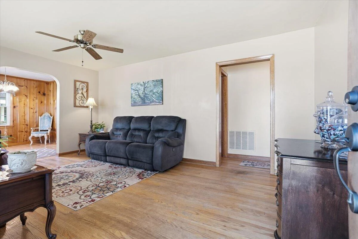 135 Christian AVE NE - Photo 8