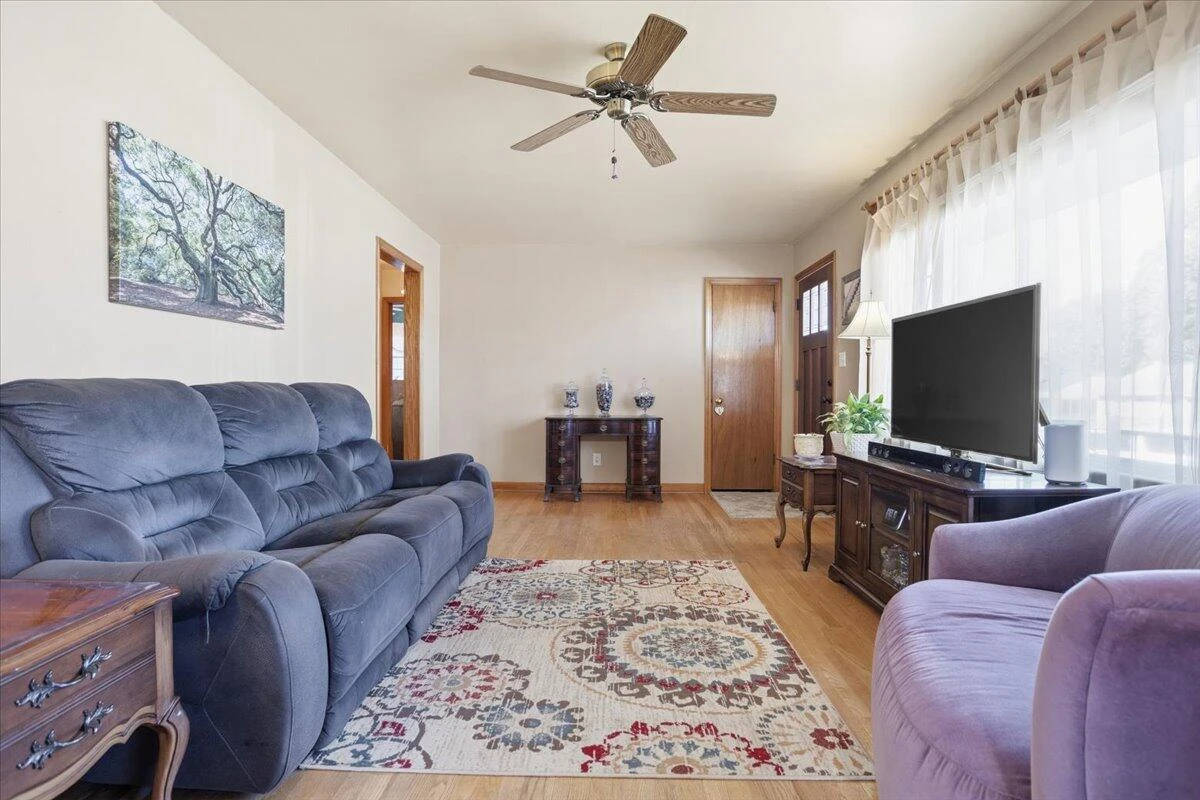 135 Christian AVE NE - Photo 9