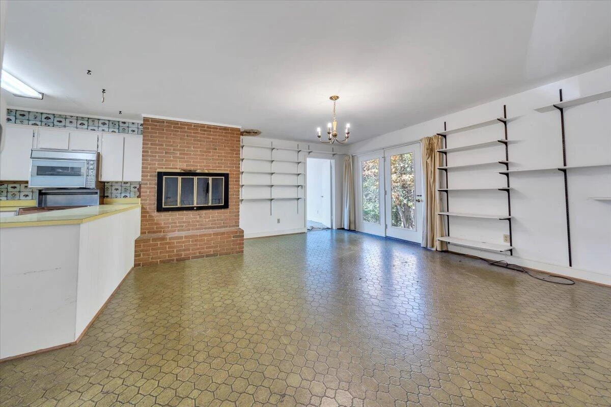 6915 Ardmore DR - Photo 13