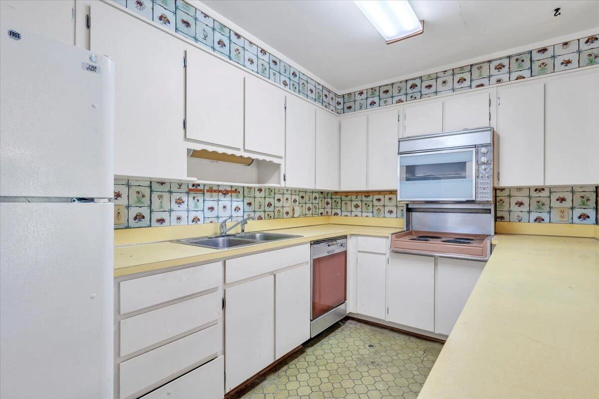 6915 Ardmore DR - Photo 15