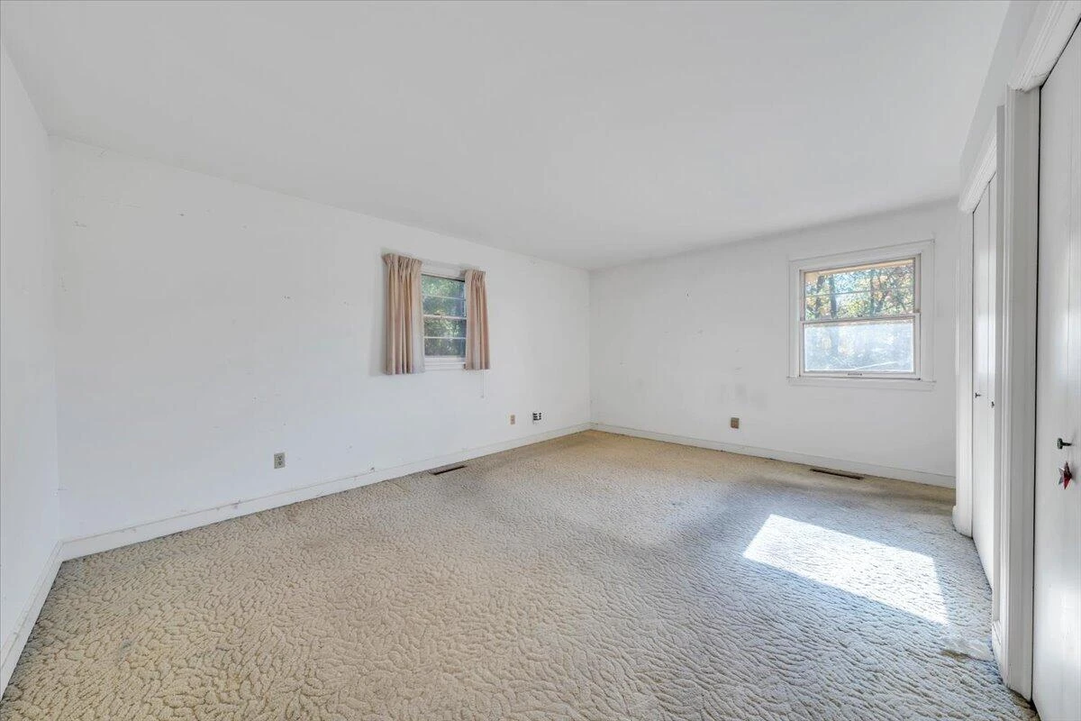 6915 Ardmore DR - Photo 20