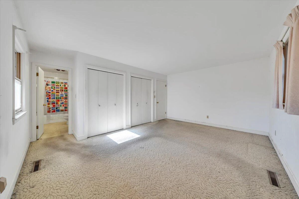 6915 Ardmore DR - Photo 21