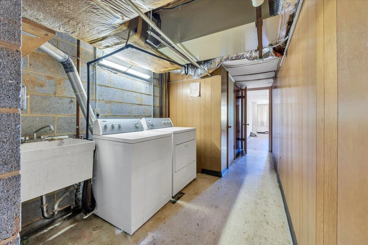 6915 Ardmore DR - Photo 25