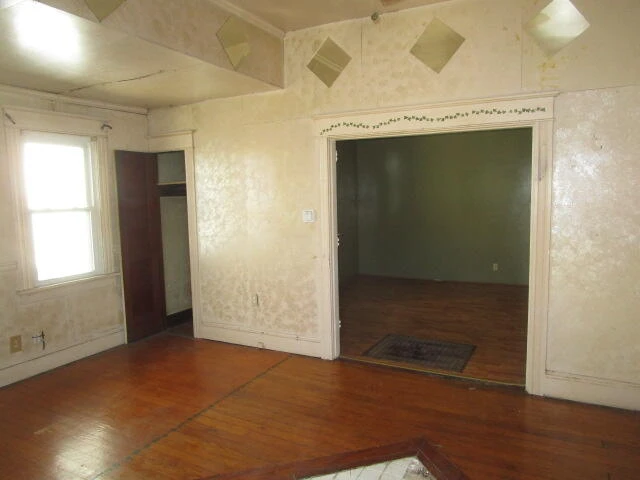 107 N North Marion AVE - Photo 2