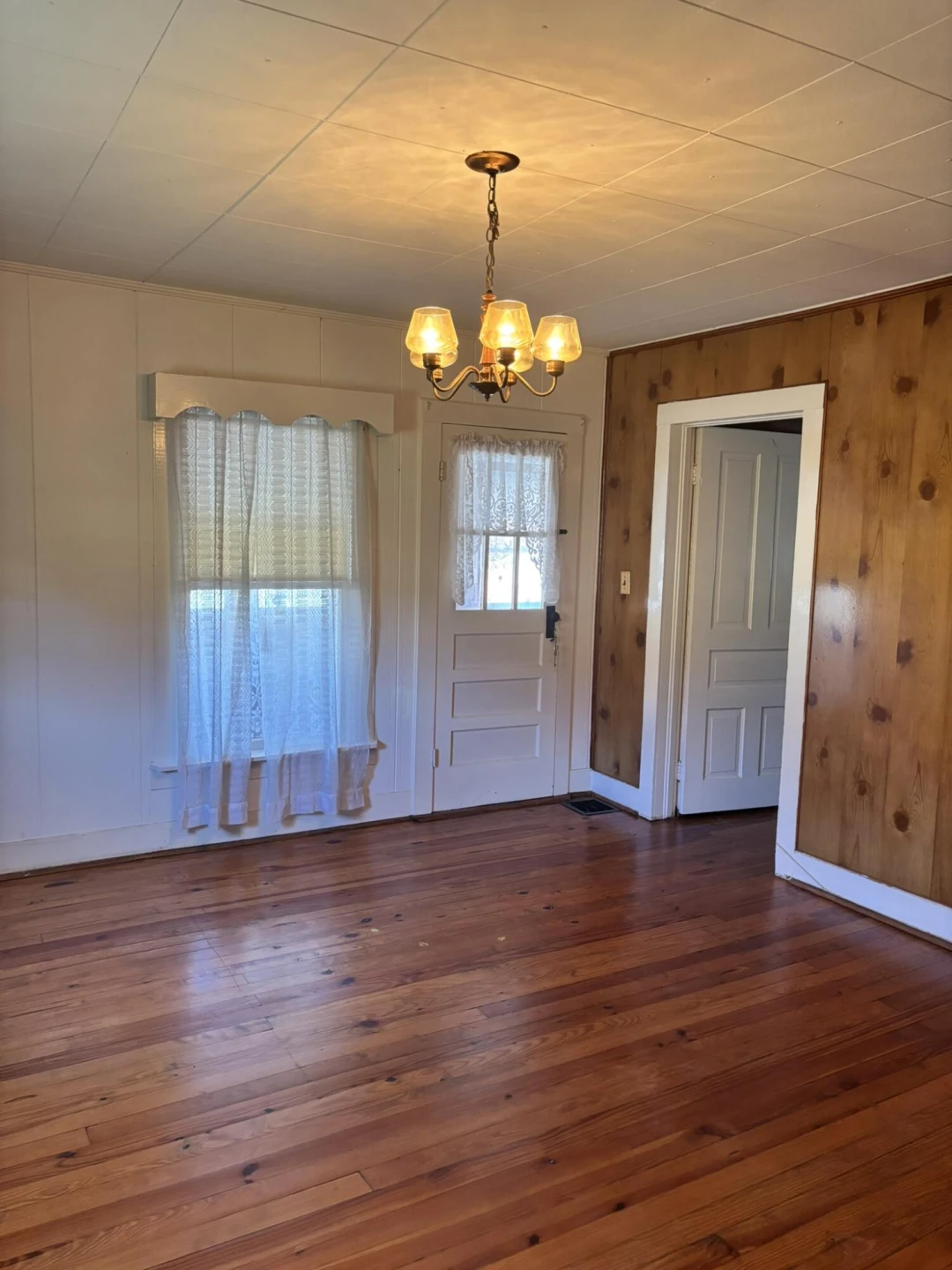 1147 Tipton AVE SE - Photo 10