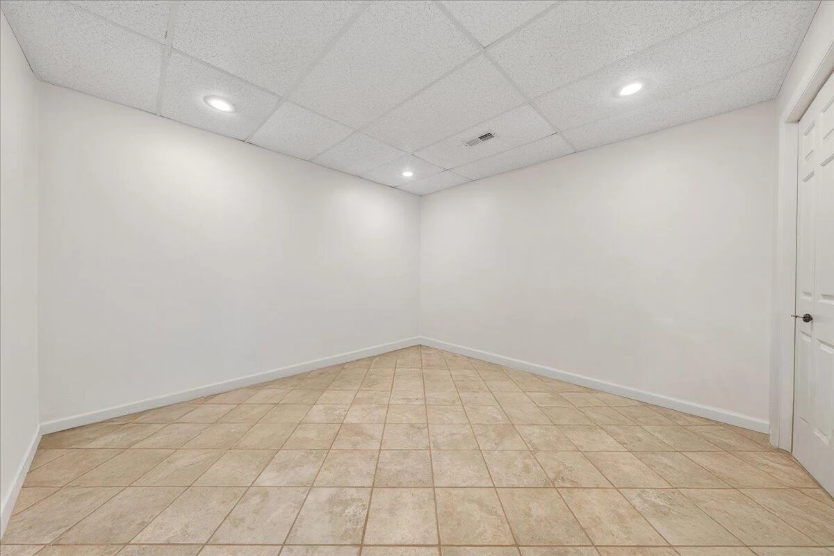 13057 Hardy RD - Photo 38