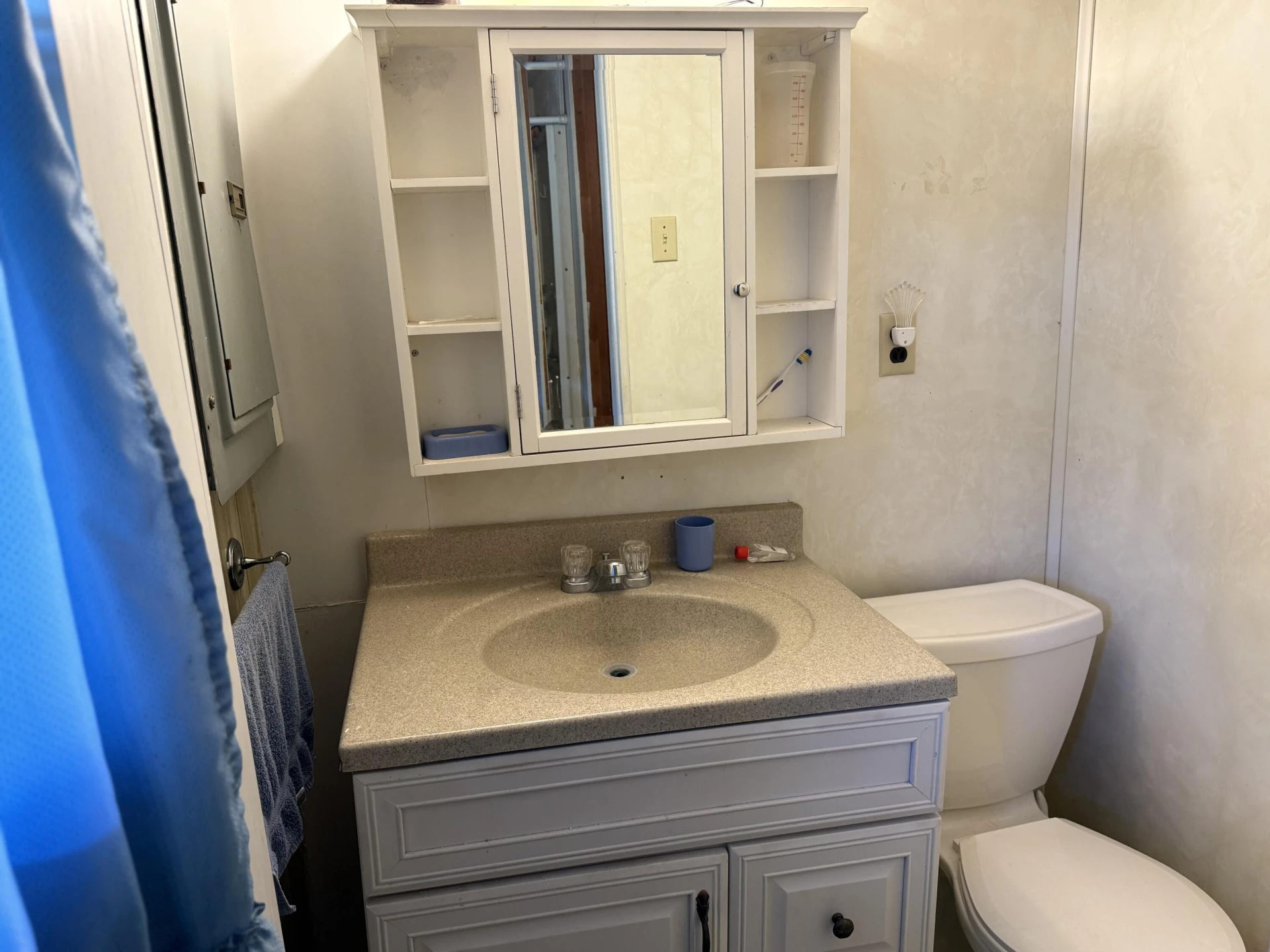 1028 Roswell LN - Photo 14