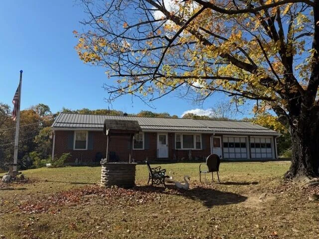 1028 Roswell LN - Photo 16