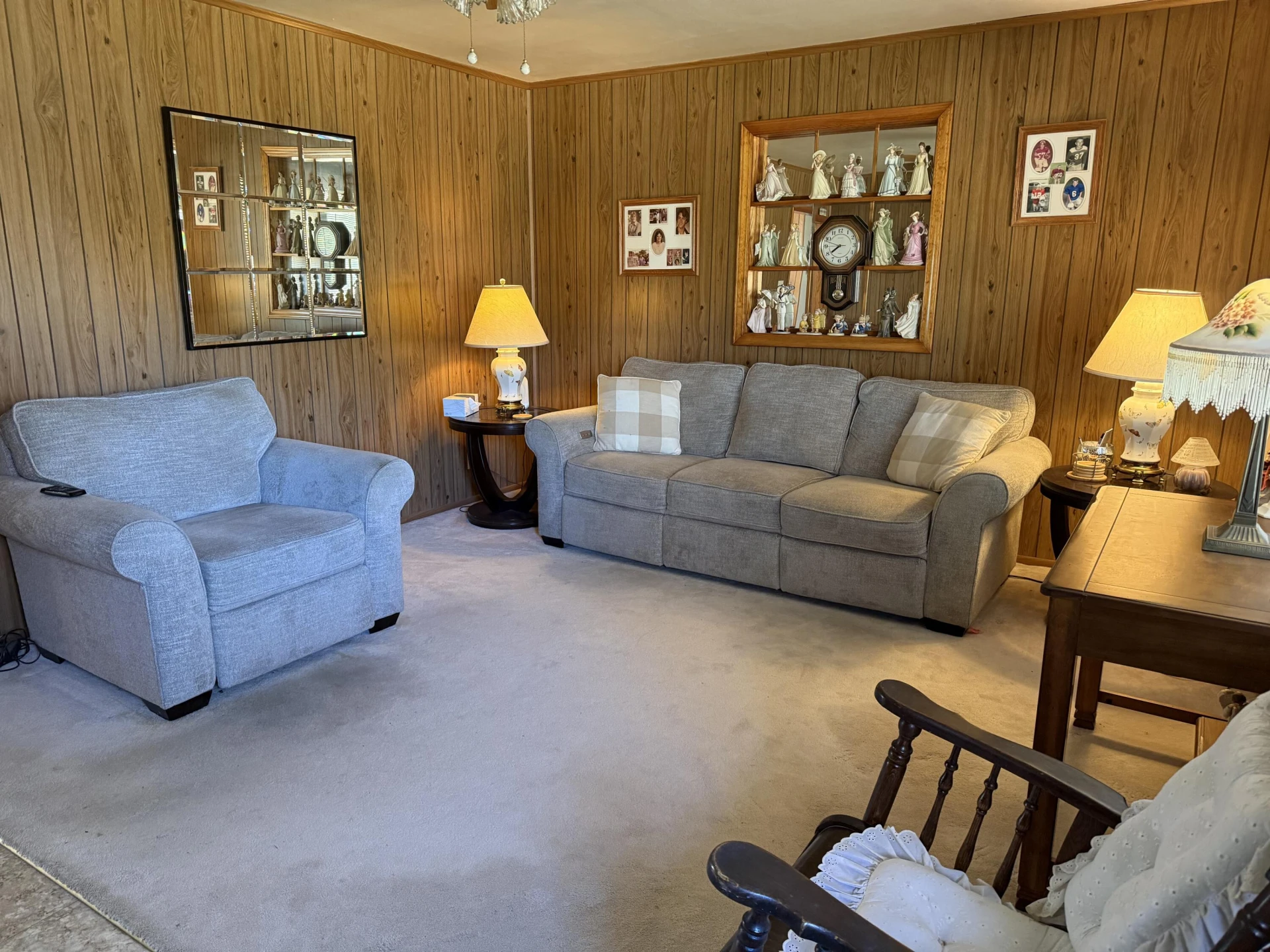 1028 Roswell LN - Photo 2