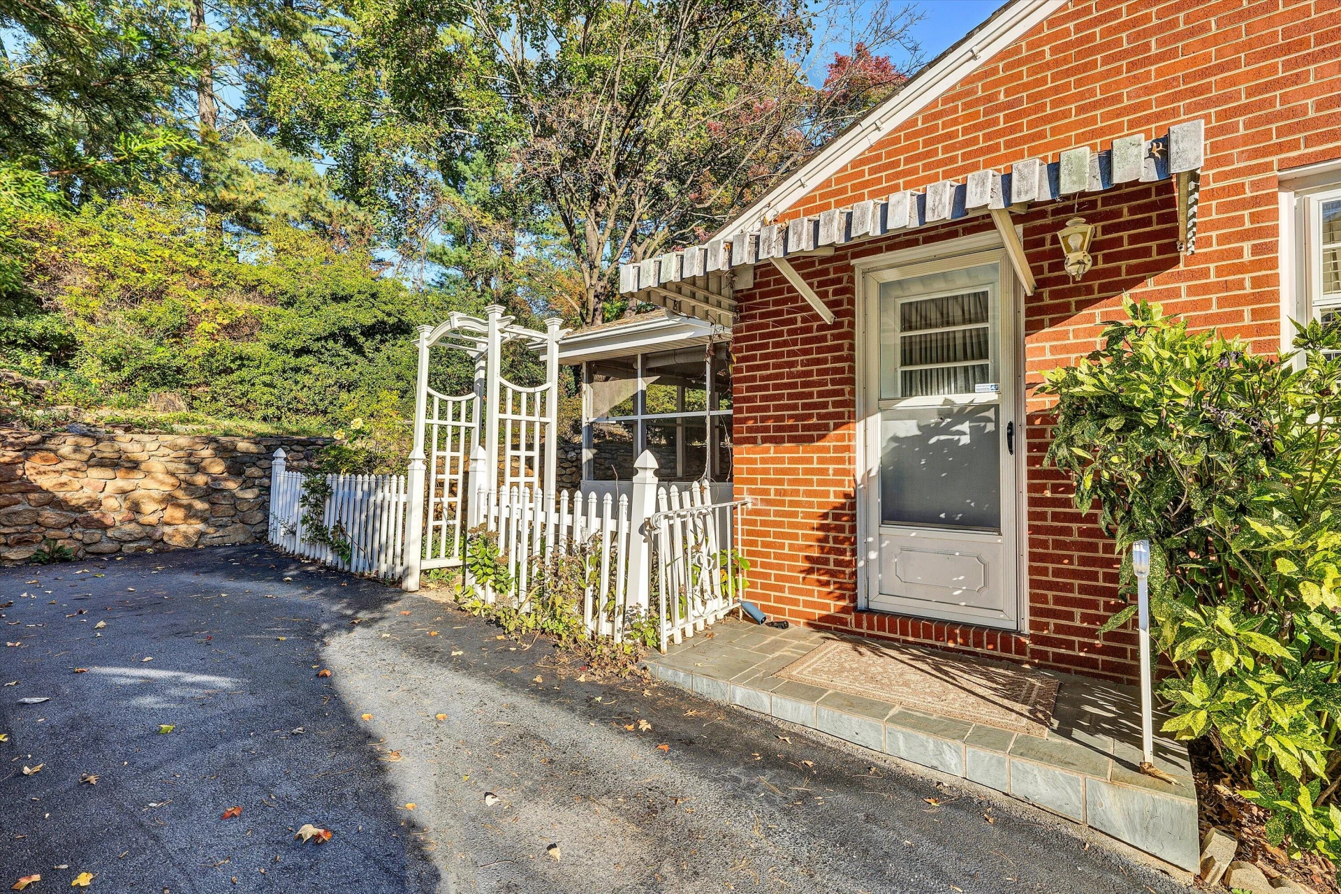 4566 Oakland BLVD NW - Photo 42