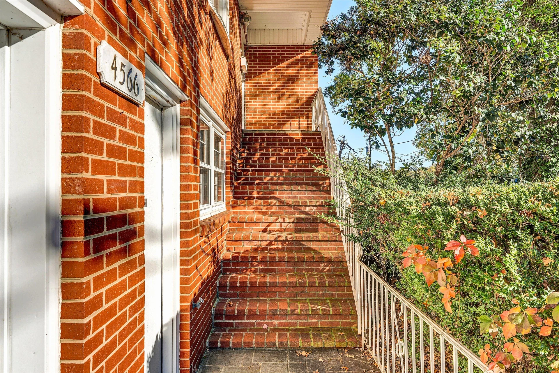 4566 Oakland BLVD NW - Photo 5