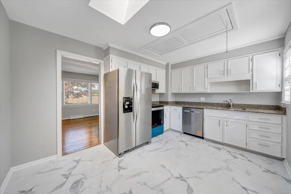 2775 Derwent DR SW - Photo 23