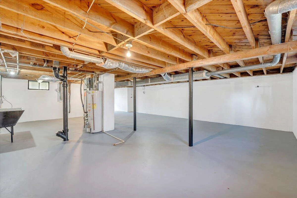 2775 Derwent DR SW - Photo 36