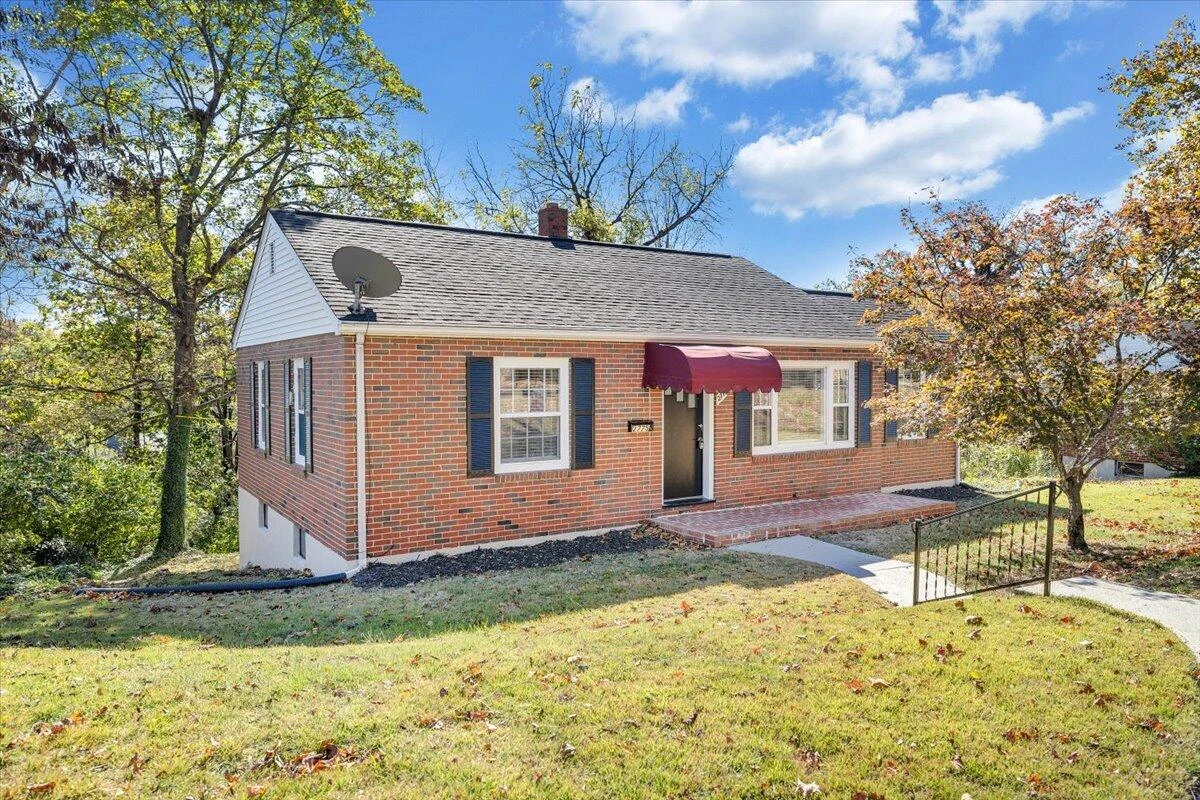 2775 Derwent DR SW - Photo 54