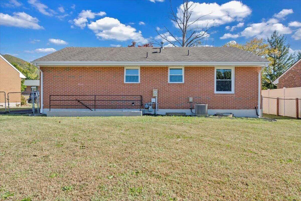 4720 Pennsylvania AVE NE - Photo 38