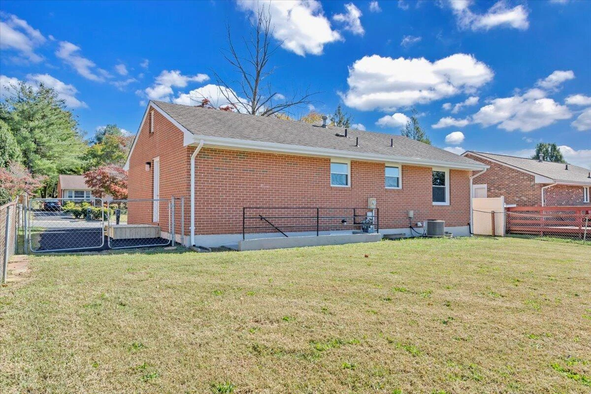 4720 Pennsylvania AVE NE - Photo 44