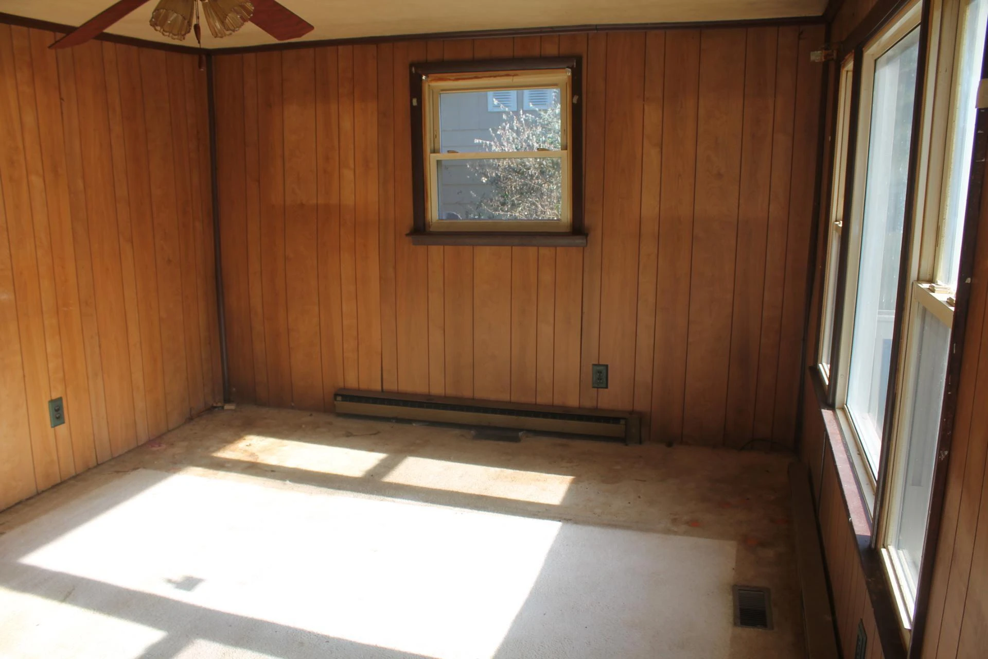 1414 Eastgate AVE NE - Photo 5