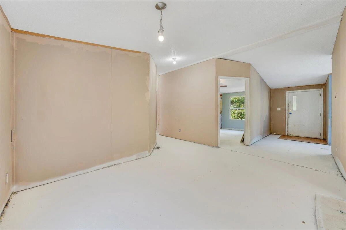 3120 Powell DR - Photo 3