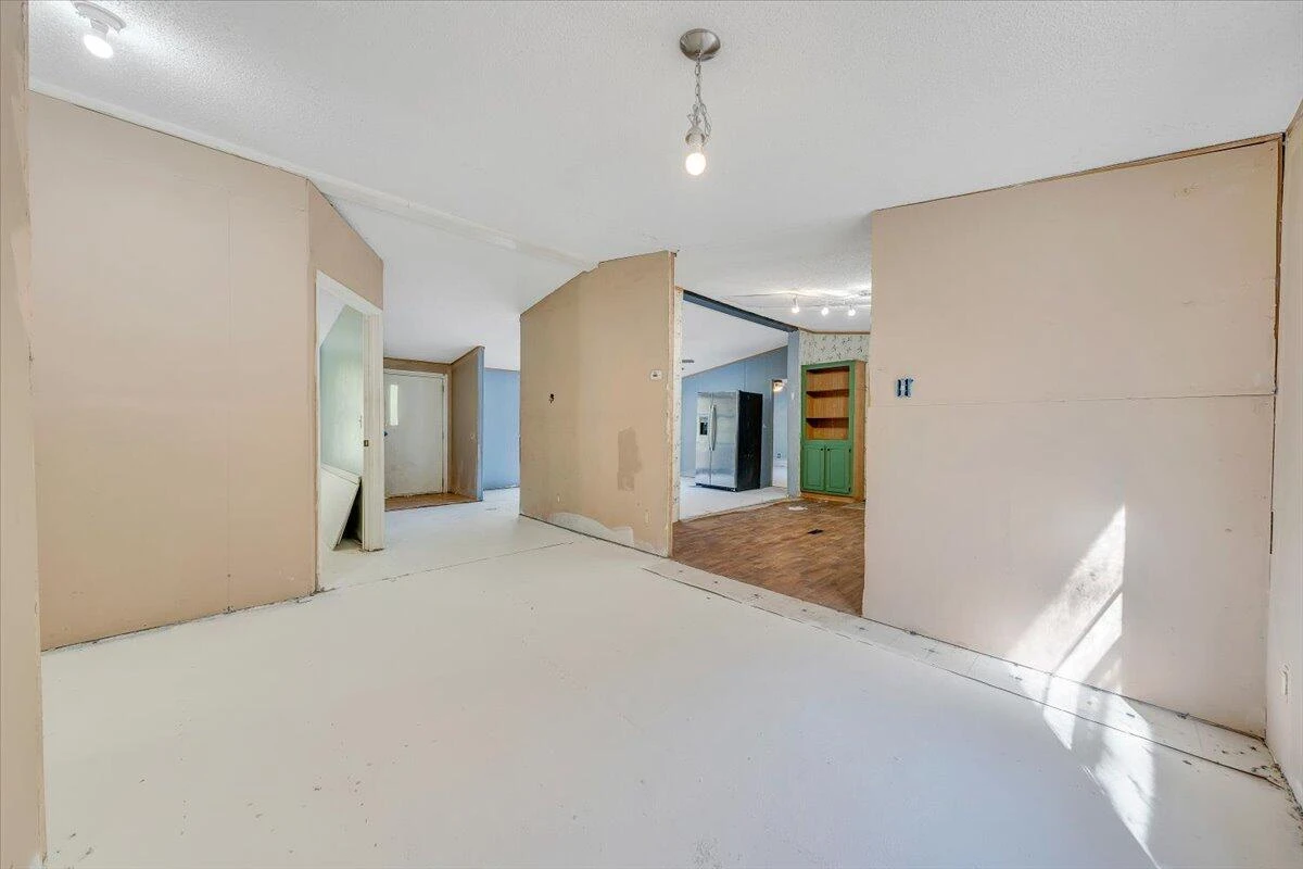 3120 Powell DR - Photo 4