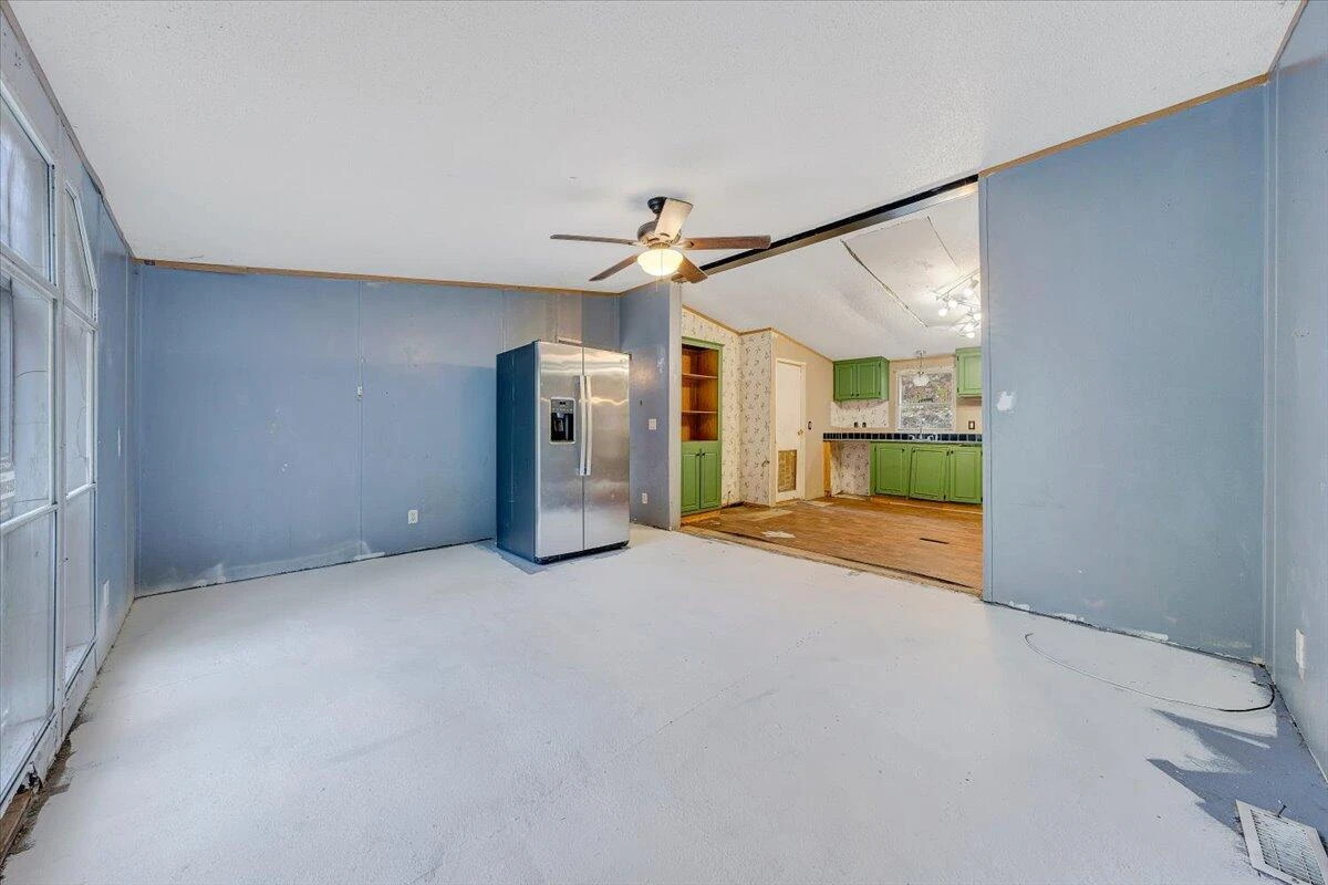 3120 Powell DR - Photo 6