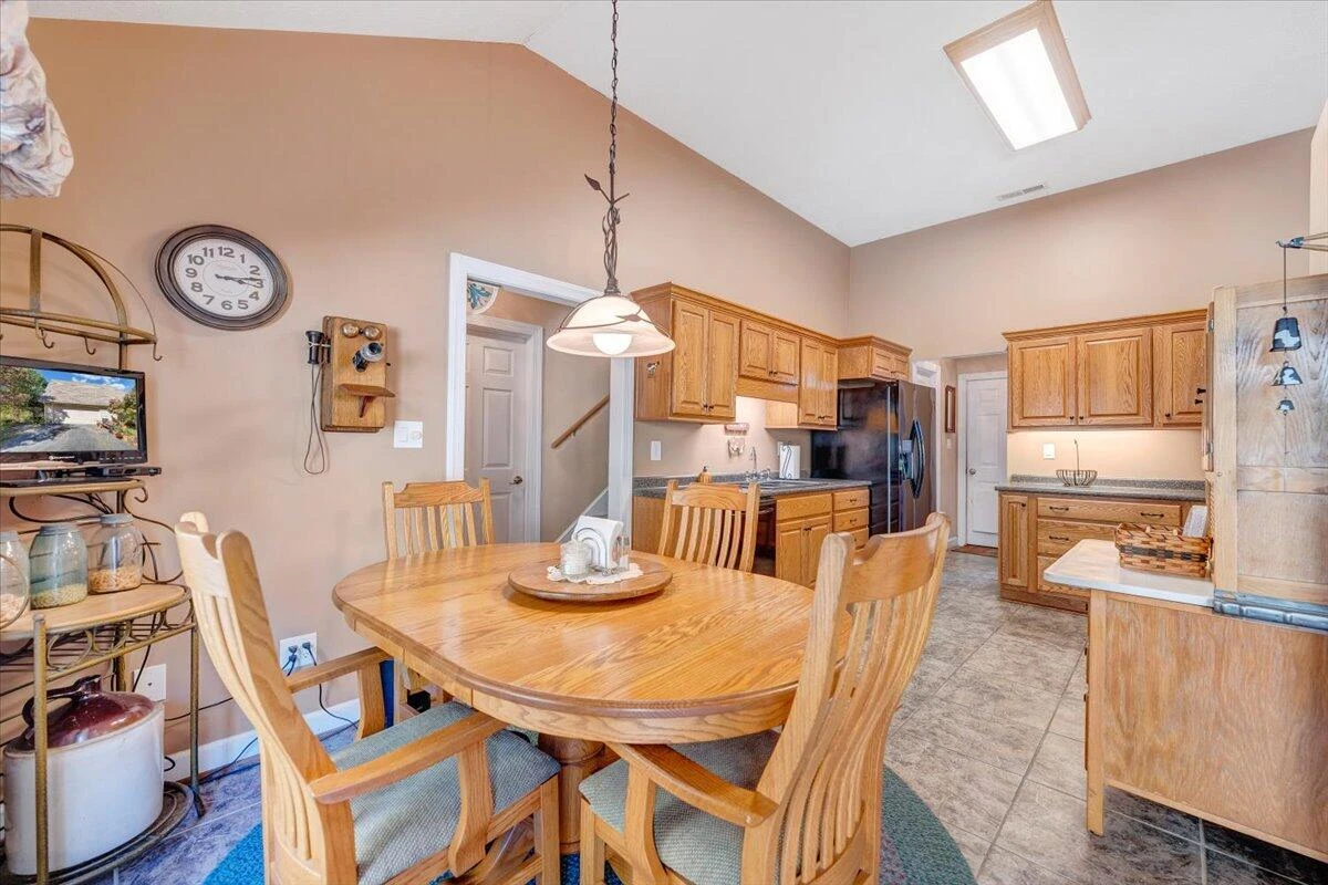 3085 Creekside DR - Photo 14
