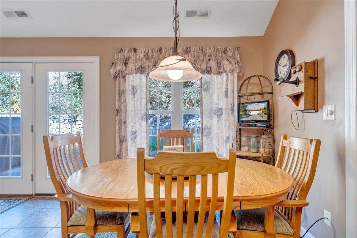 3085 Creekside DR - Photo 15