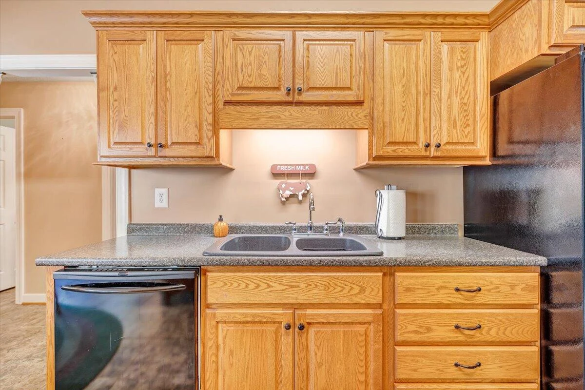 3085 Creekside DR - Photo 17