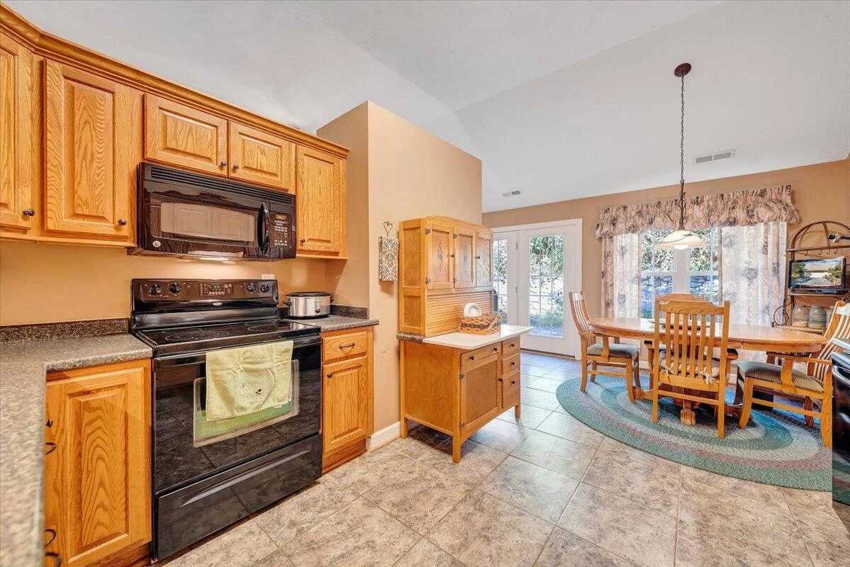 3085 Creekside DR - Photo 19