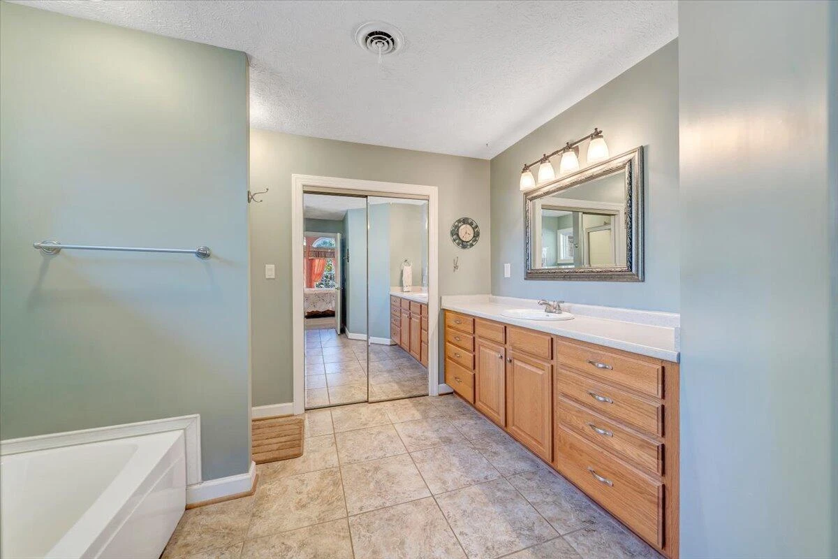3085 Creekside DR - Photo 27