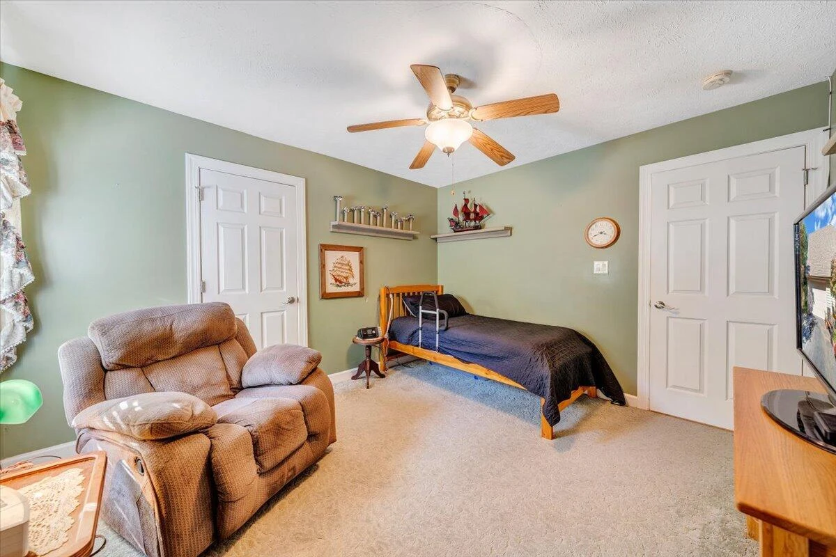 3085 Creekside DR - Photo 32
