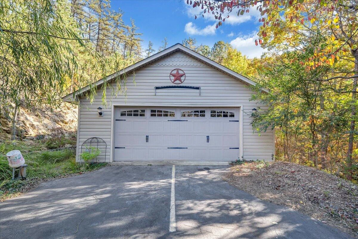 3085 Creekside DR - Photo 44