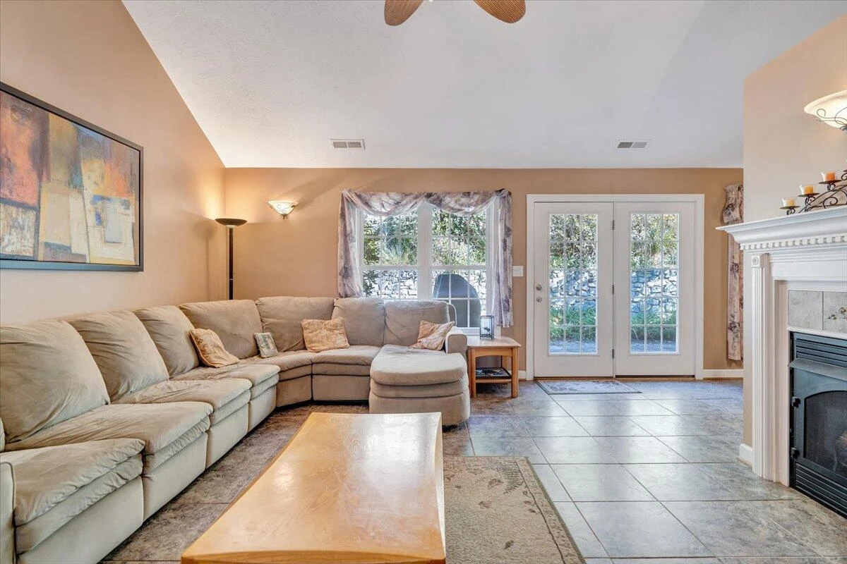 3085 Creekside DR - Photo 6