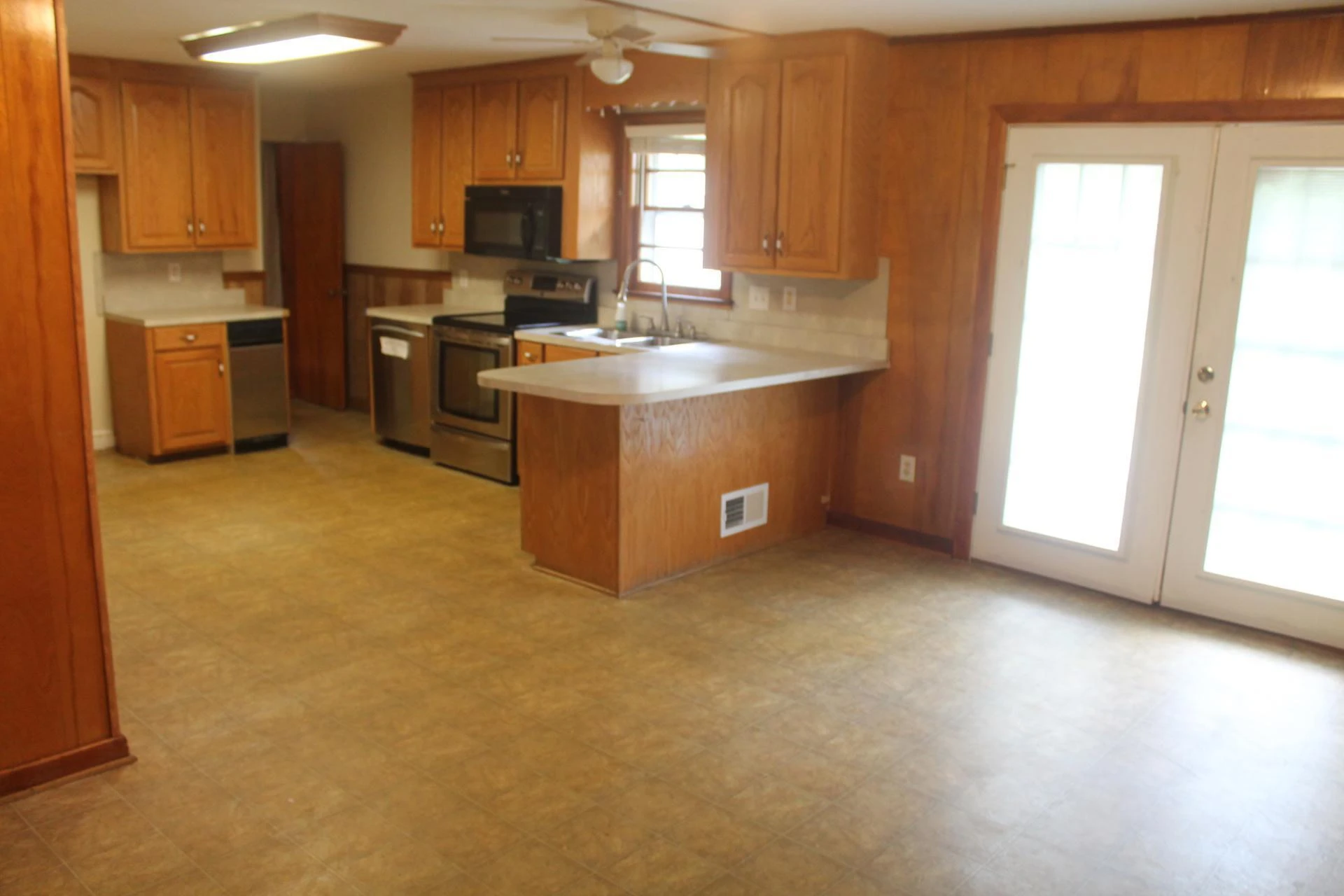 109 Villa RD - Photo 11