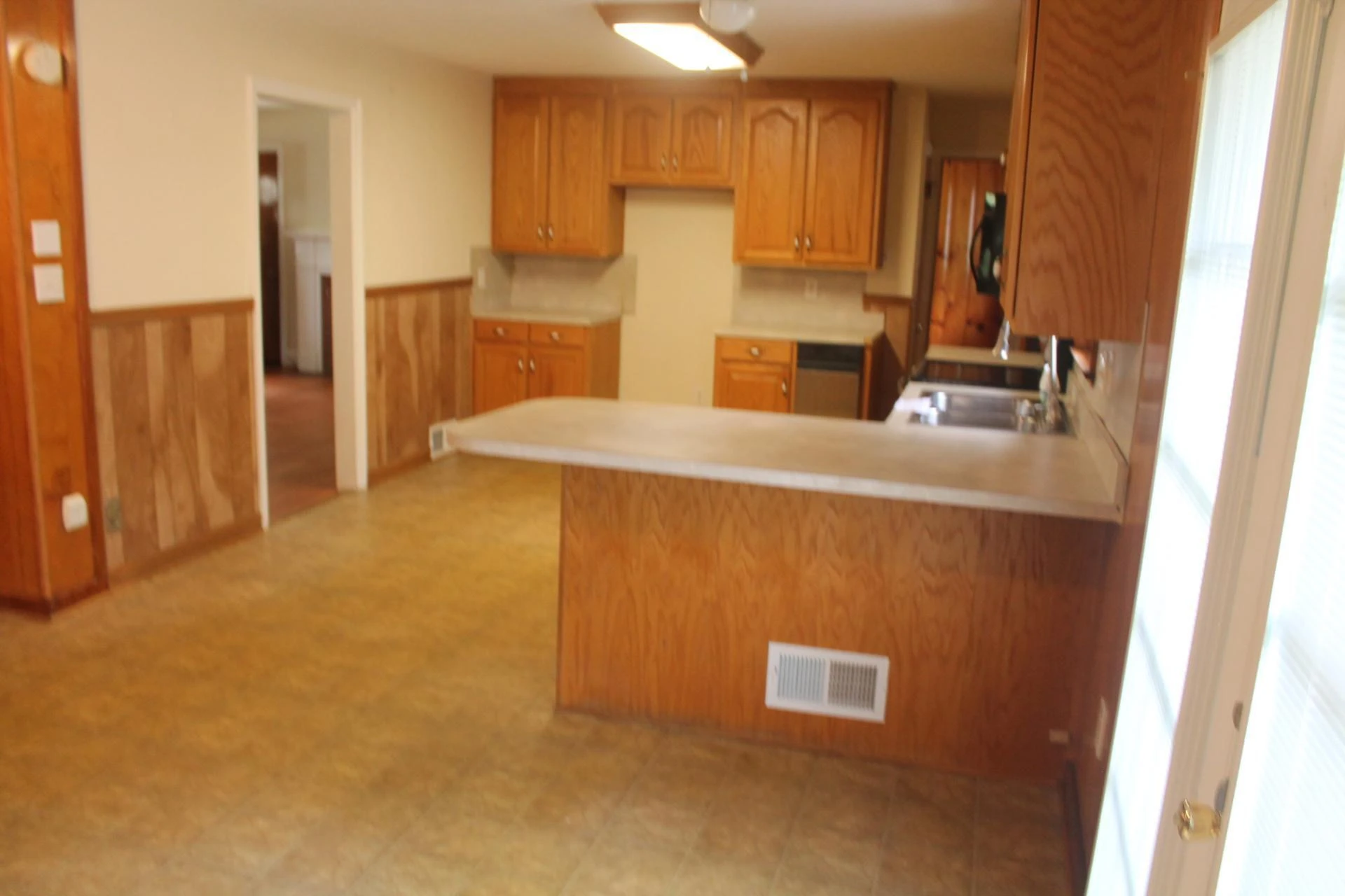 109 Villa RD - Photo 12