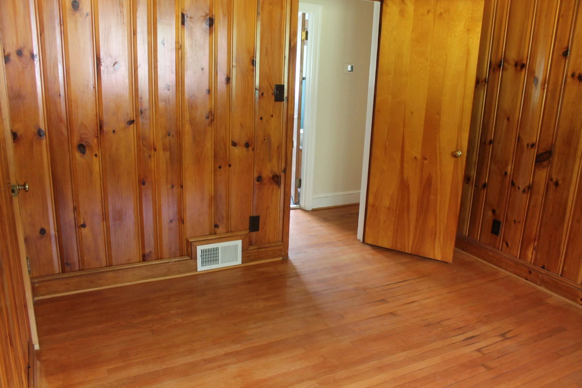 109 Villa RD - Photo 17