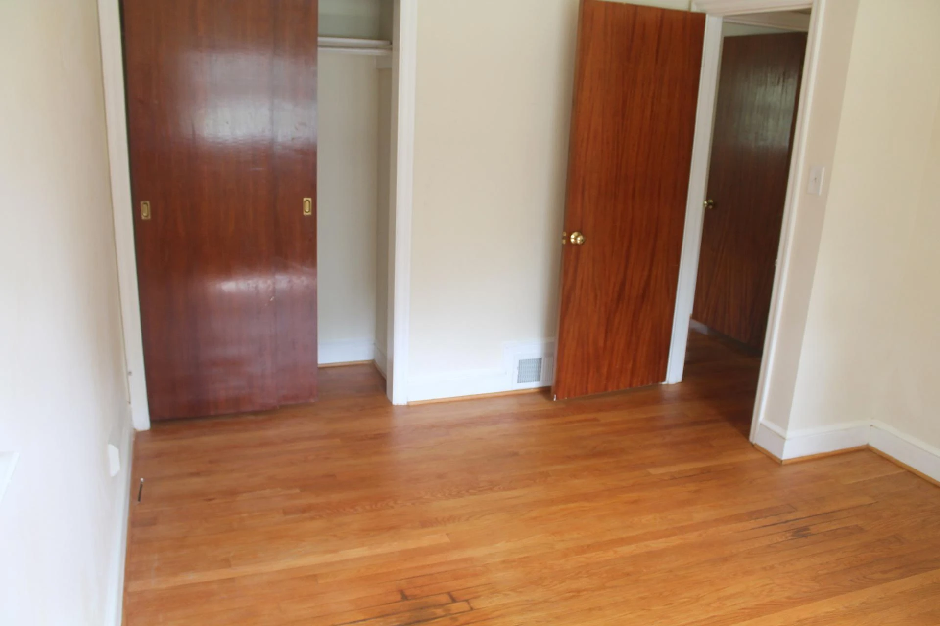 109 Villa RD - Photo 19