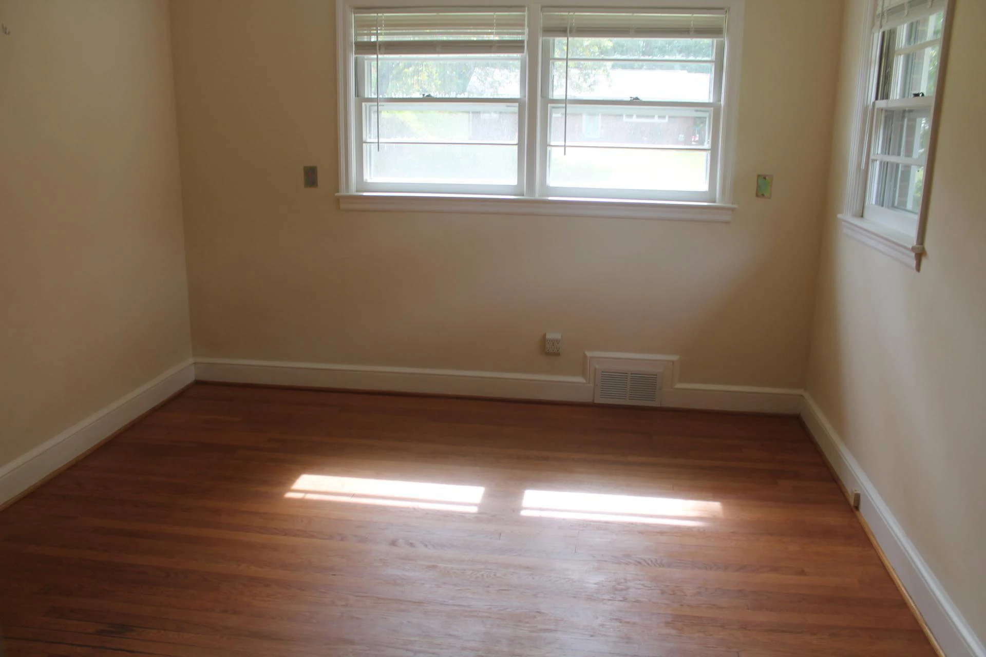 109 Villa RD - Photo 20