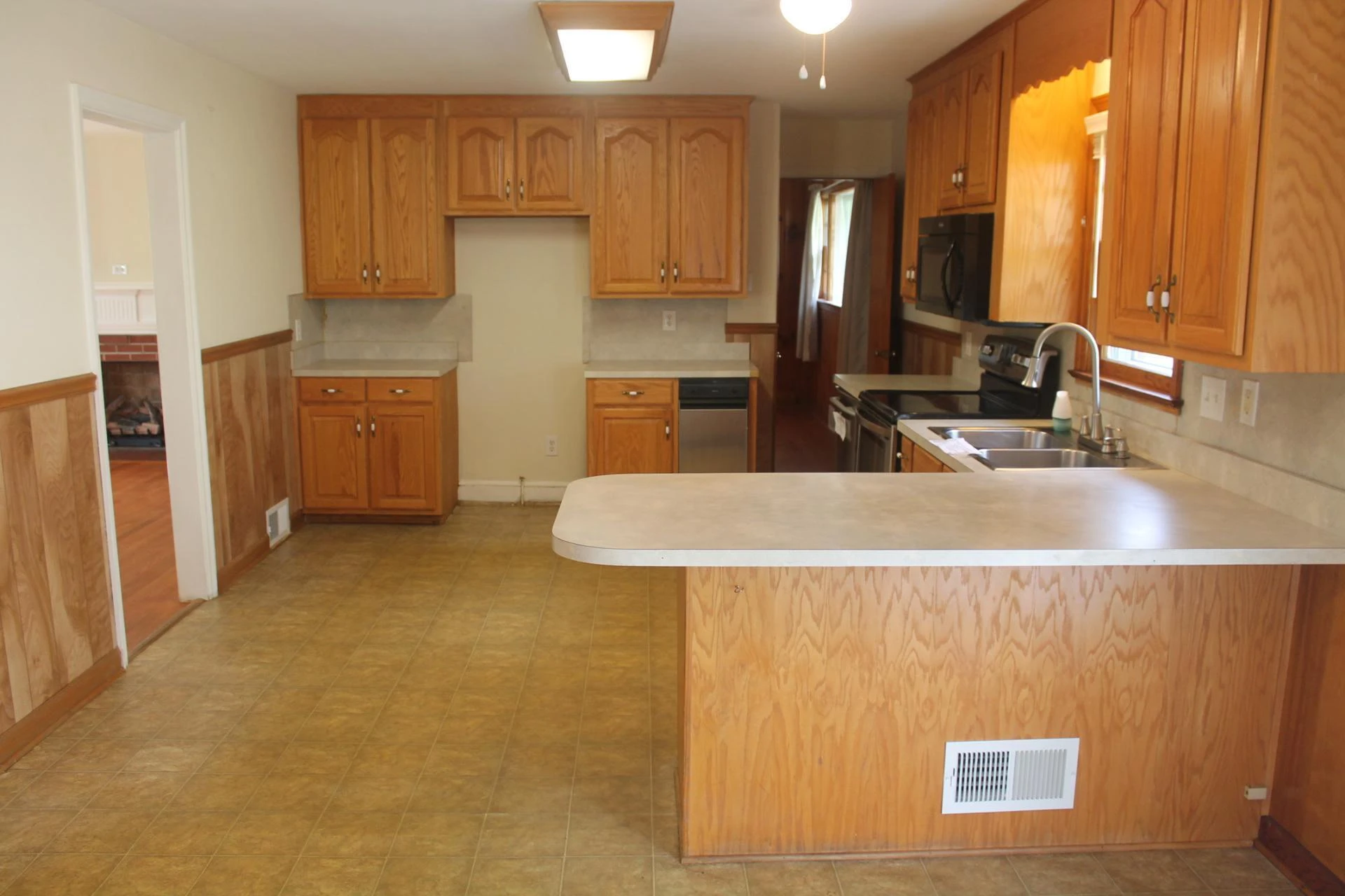 109 Villa RD - Photo 9