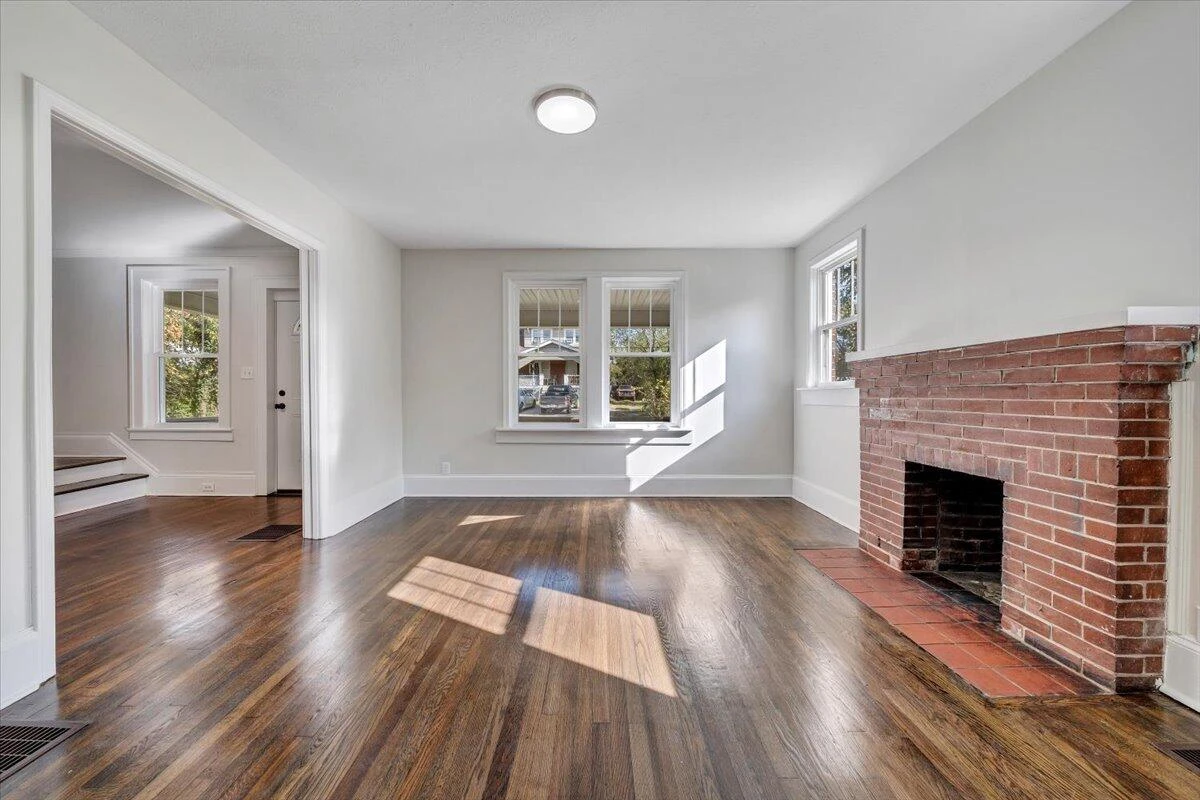 832 Queen AVE NW - Photo 5