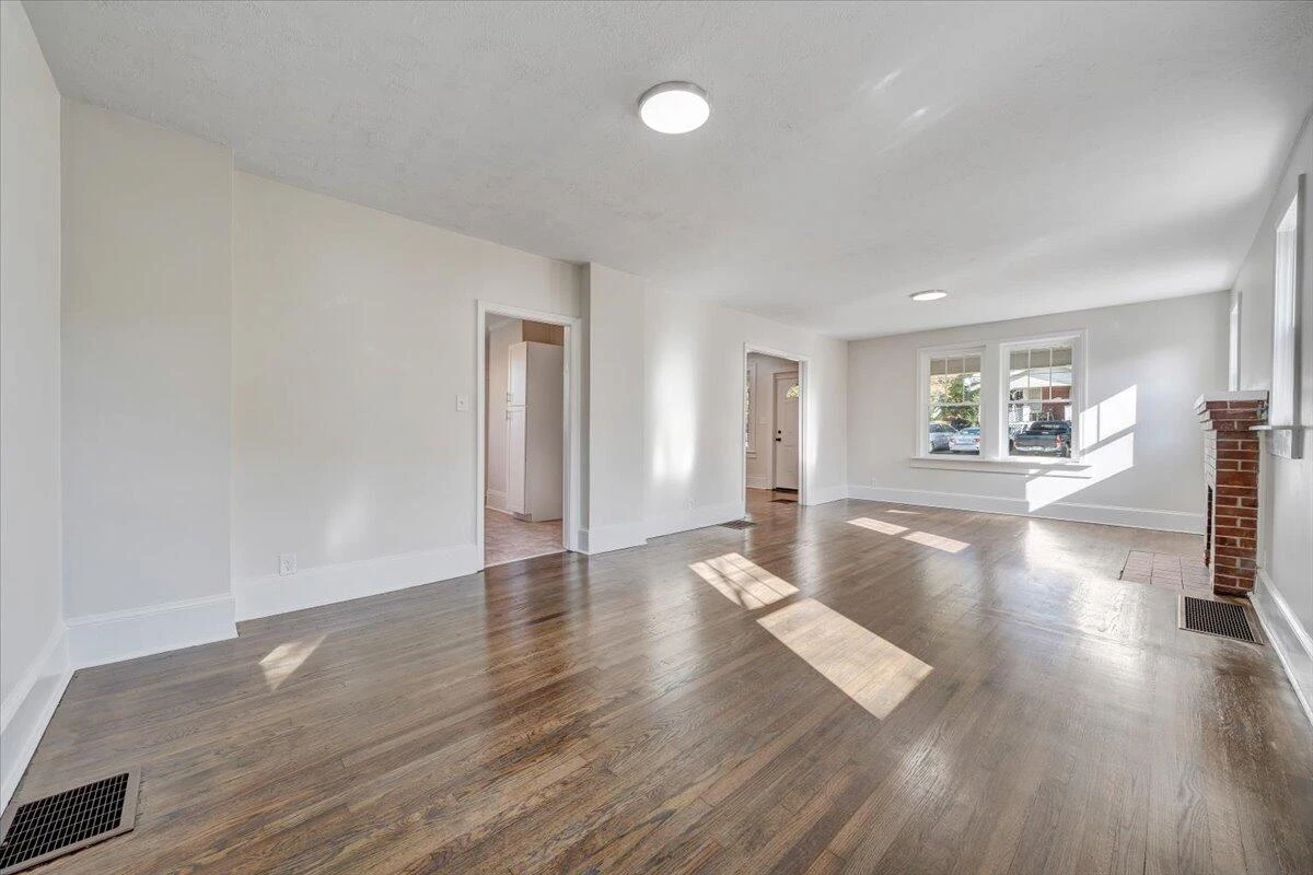 832 Queen AVE NW - Photo 7