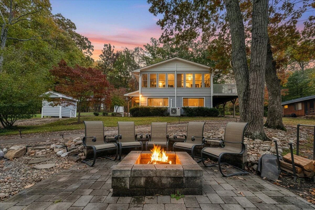 1045 Rufus DR