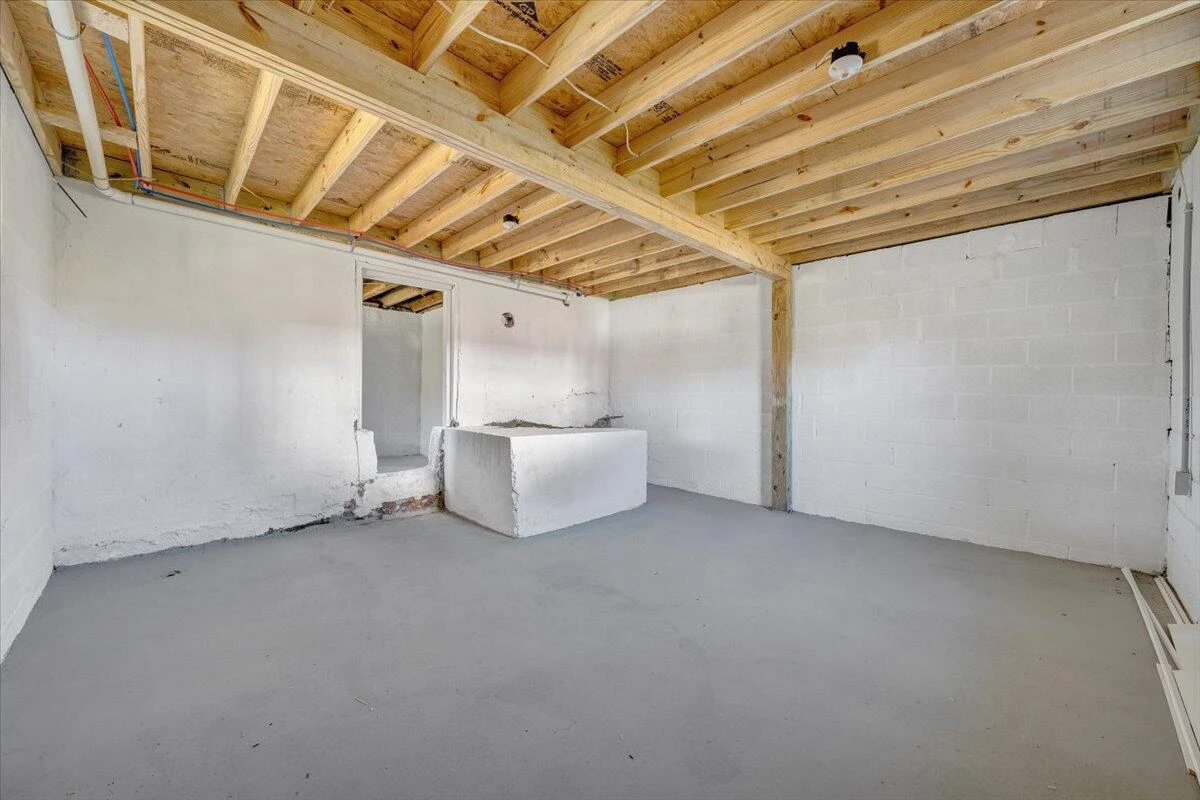 4407 NE Palmer AVE NE - Photo 17