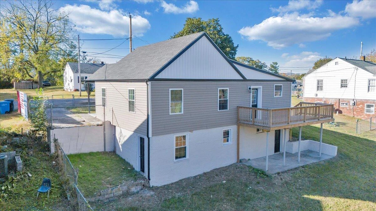 4407 NE Palmer AVE NE - Photo 20