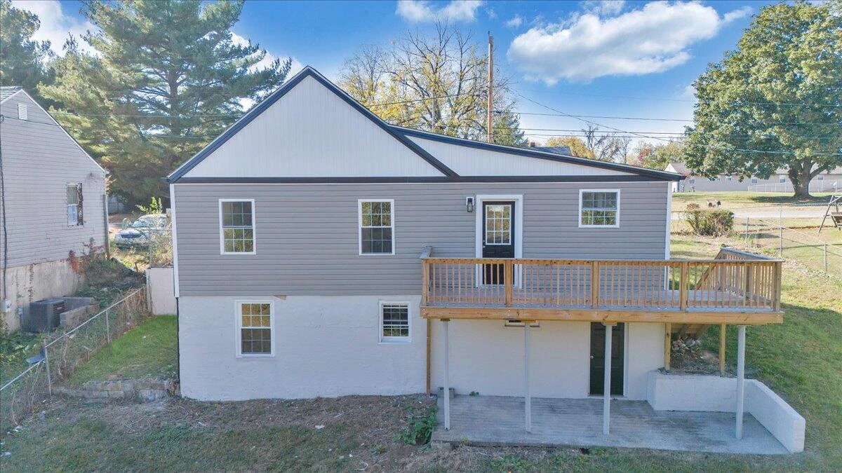4407 NE Palmer AVE NE - Photo 23