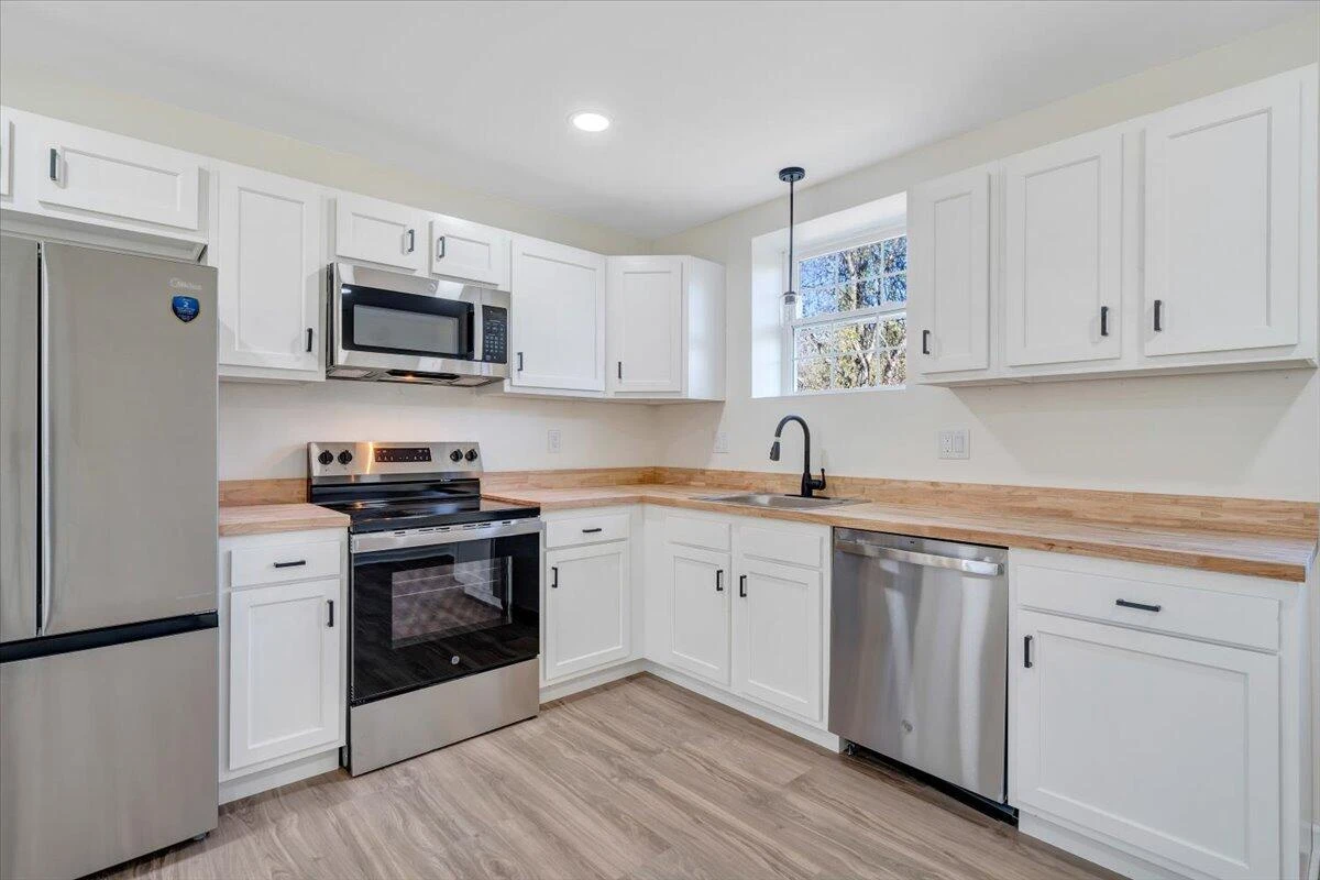 4407 NE Palmer AVE NE - Photo 7